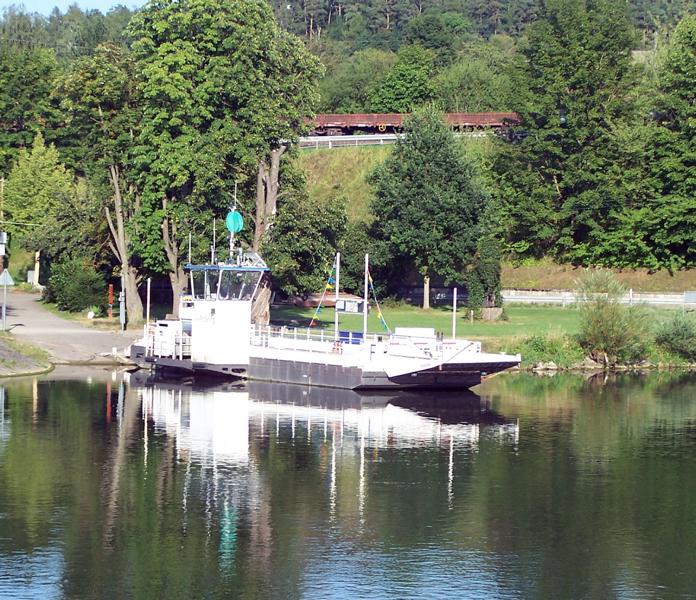 Name:  1384-Faehre-Klein-Pruefenin.JPG
Hits: 1387
Gre:  113,0 KB