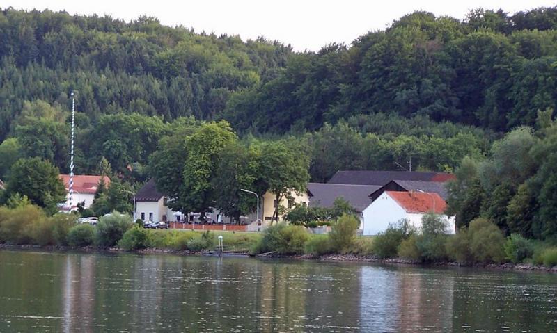 Name:  1406-Gasthaus-Perzel-voraus.jpg
Hits: 1985
Gre:  70,6 KB