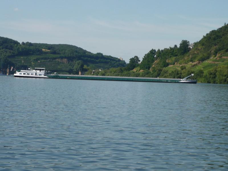 Name:  Querverkehr vor der Glser Brcke.jpg
Hits: 11772
Gre:  51,5 KB